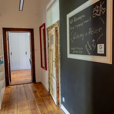 ホステル Atelier *