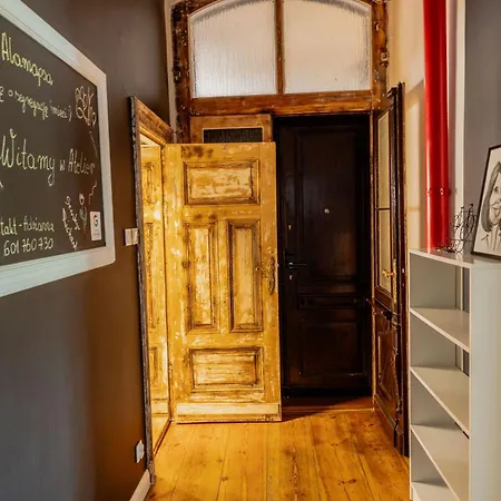 ホステル Atelier *