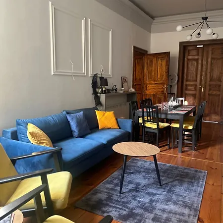 Atelier ホステル *